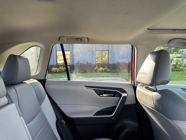 Used 2020 Toyota RAV4 XLE Premium FWD image 14
