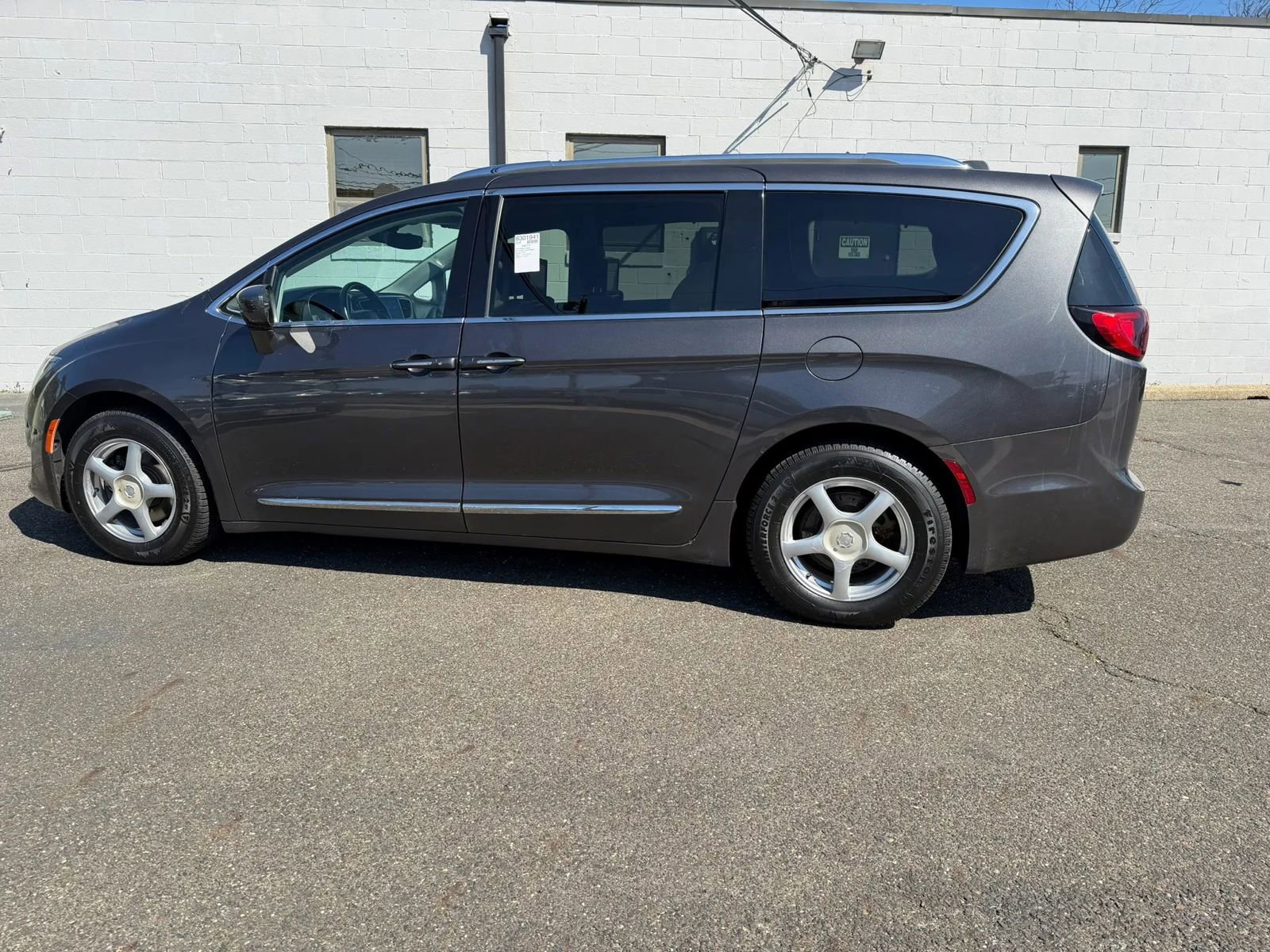 Used 2017 Chrysler Pacifica Touring-L Plus image 13