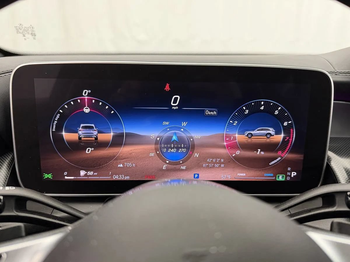 Used 2024 Mercedes-Benz GLC 300 4MATIC image 13