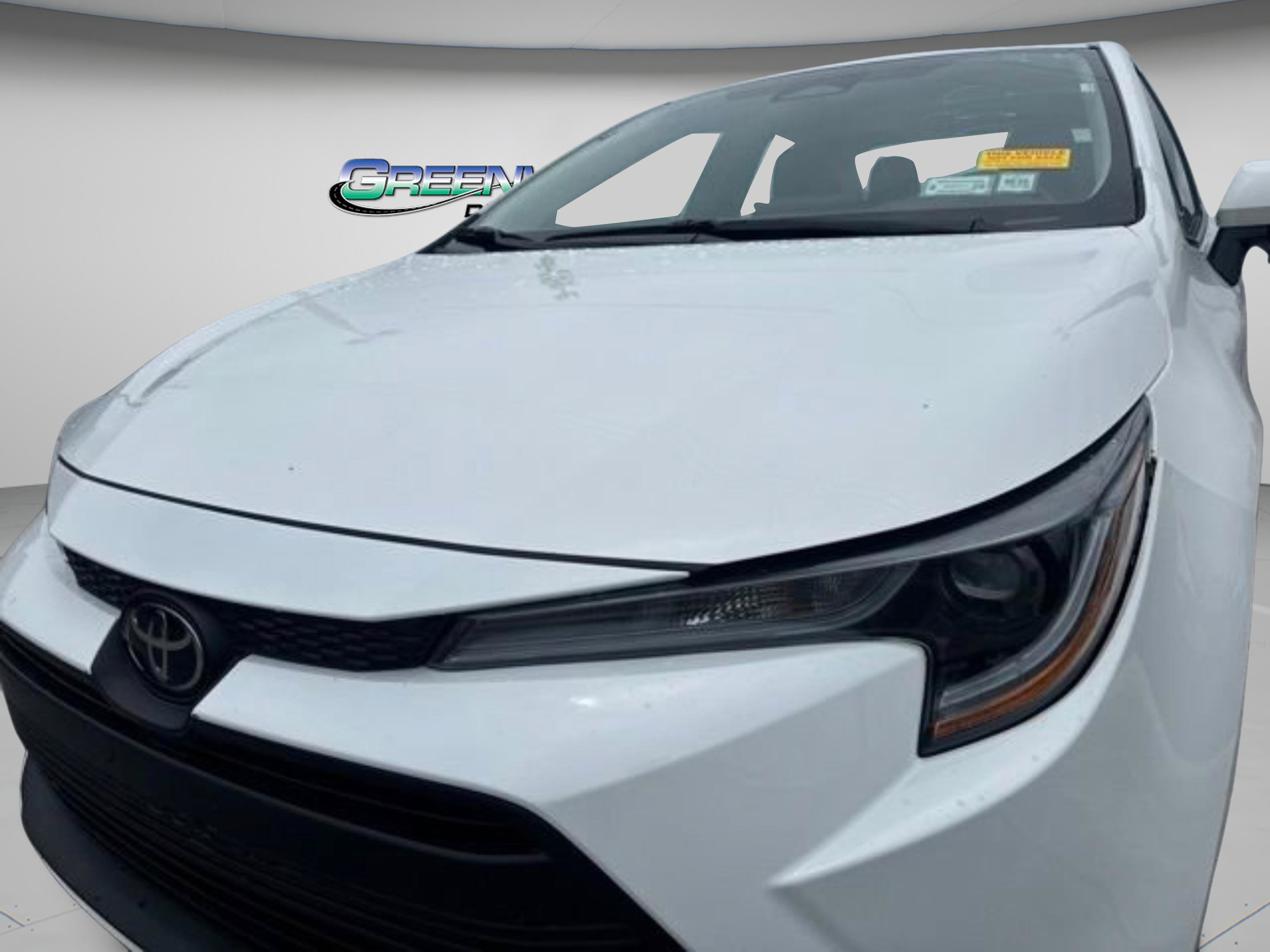 Used 2025 Toyota Corolla LE FWD image 33