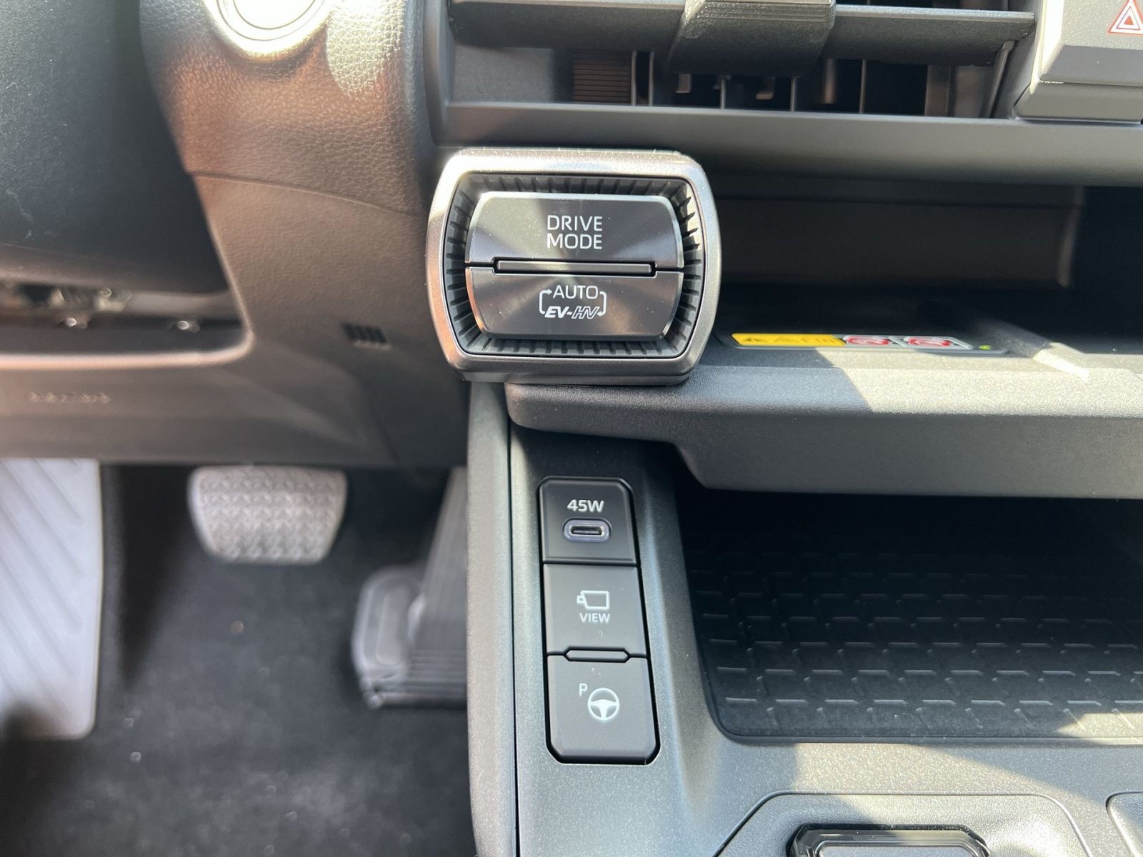 New 2026 Toyota RAV4 XSE AWD/4WD image 27