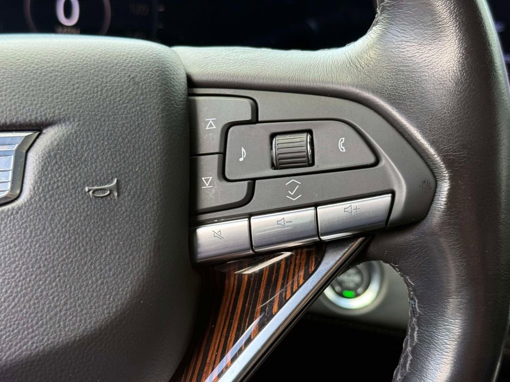 Used 2024 Cadillac Escalade ESV Luxury AWD/4WD image 33