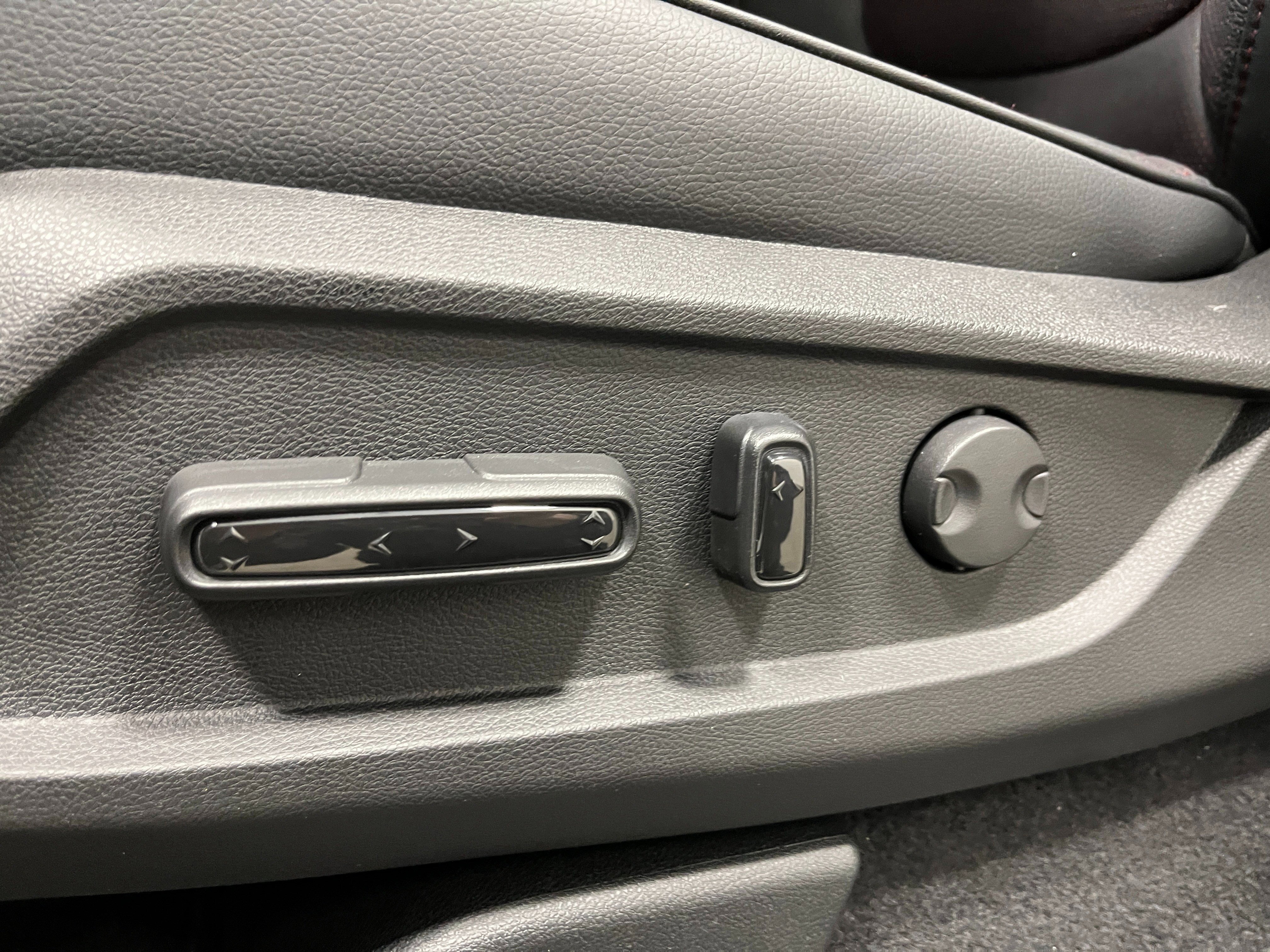 New 2025 Honda Pilot Black Edition image 10