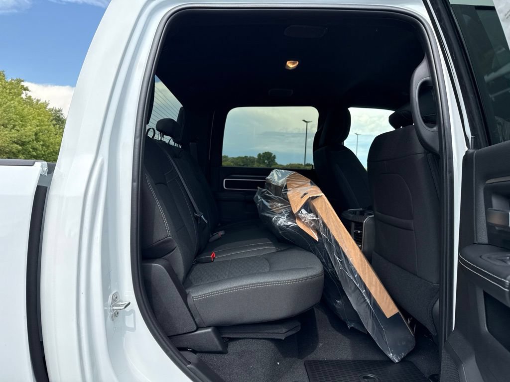 New 2026 RAM 2500 Big Horn AWD/4WD image 13