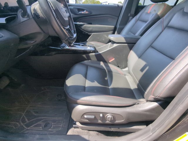 Used 2025 Chevrolet Trax RS w/ Sunroof Package FWD image 10