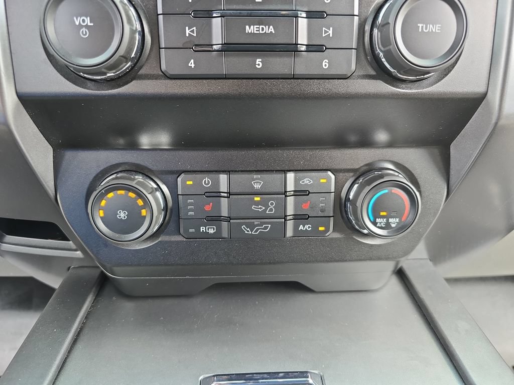 Used 2019 Ford F150 XLT w/ Equipment Group 302A Luxury AWD/4WD image 23