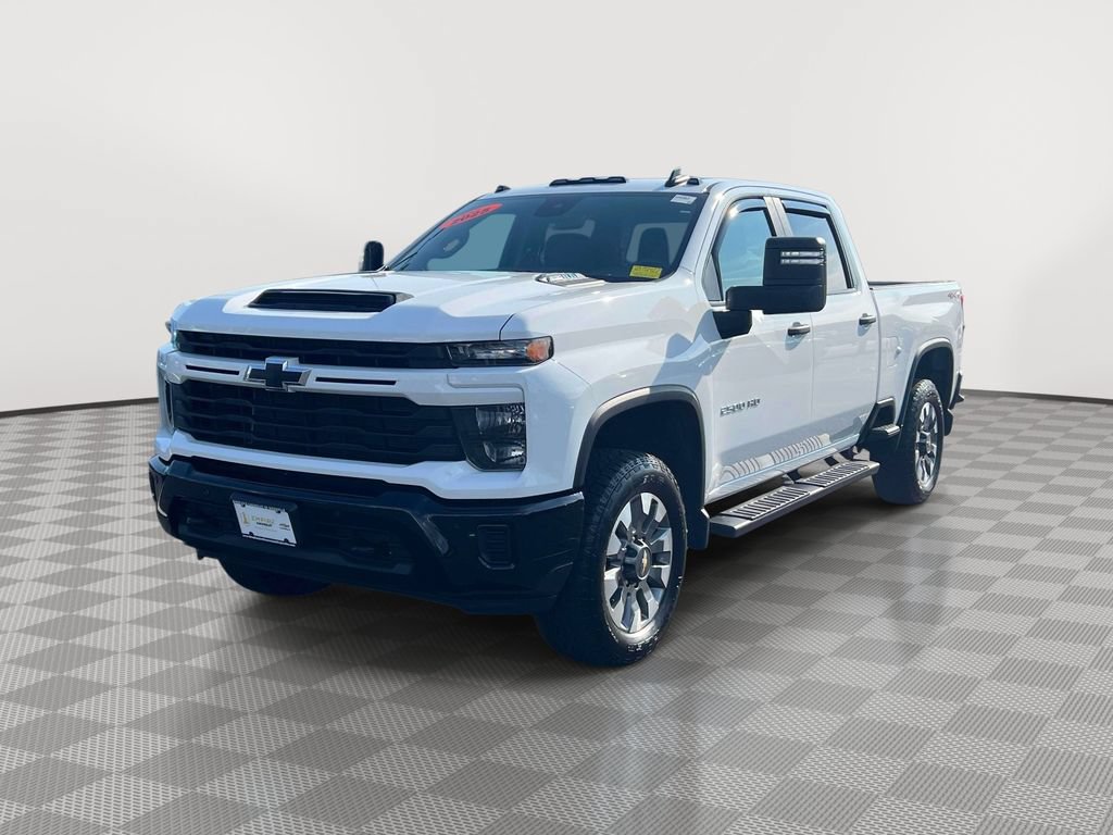Used 2025 Chevrolet Silverado 2500 Custom w/ Custom Value Package AWD/4WD image 3