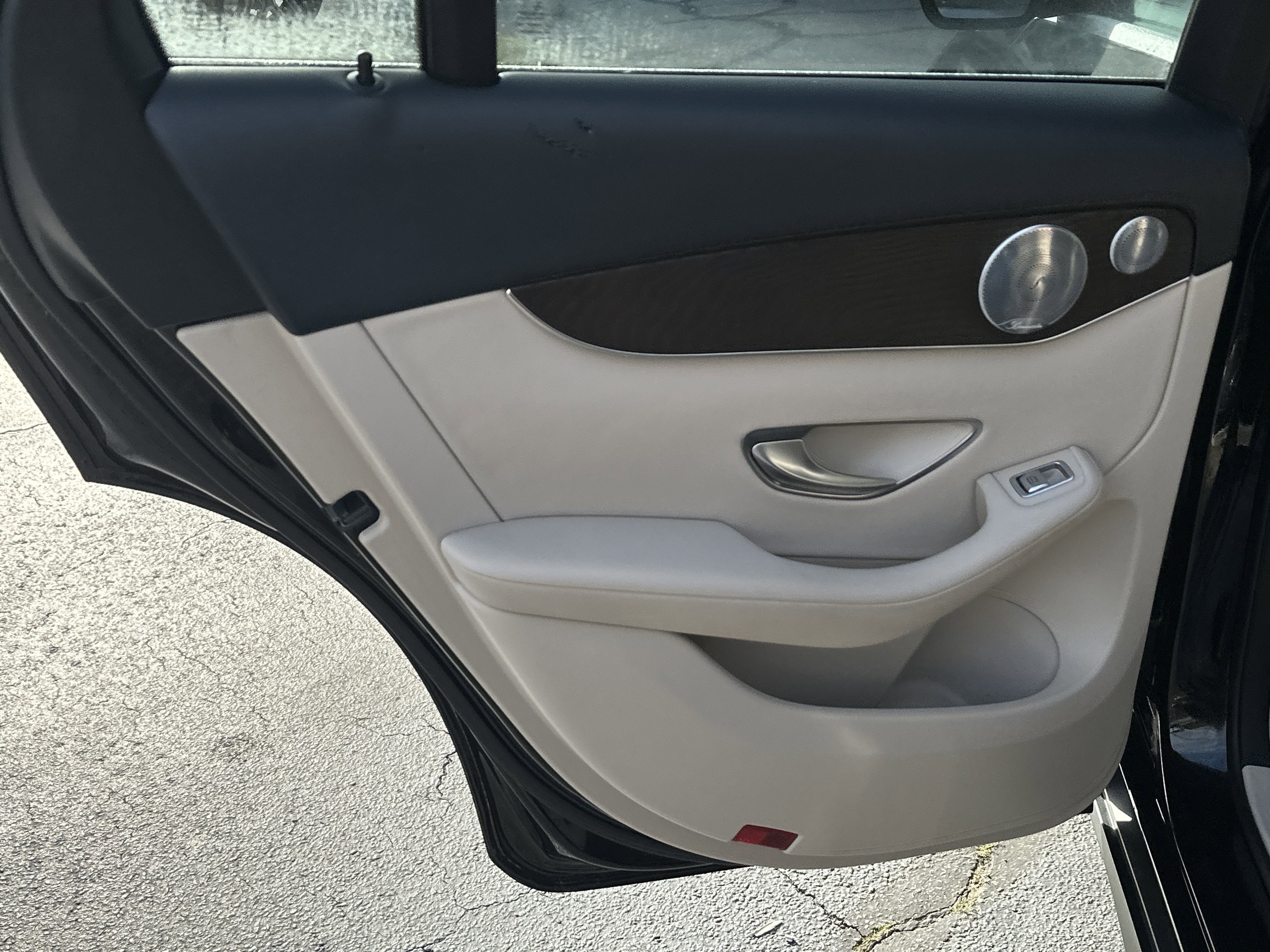 Used 2019 Mercedes-Benz GLC 300 4MATIC image 18