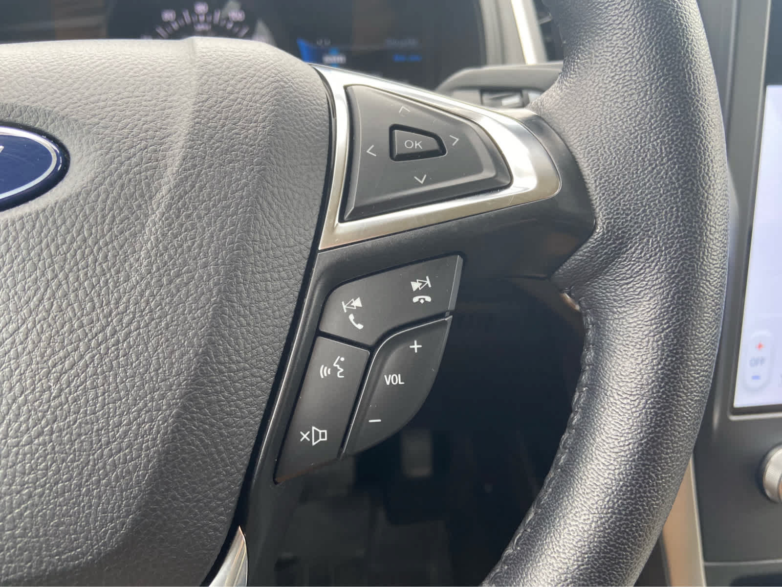 Used 2024 Ford Edge SEL w/ Convenience Package AWD/4WD image 15
