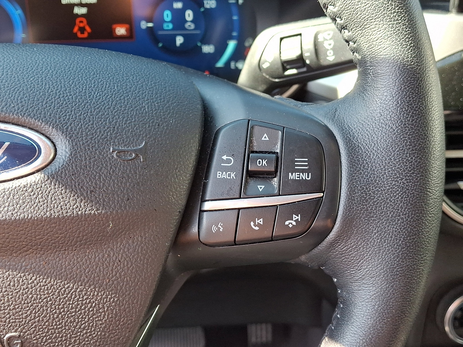 Used 2020 Ford Escape SE Sport image 22