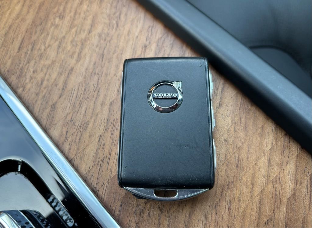 Used 2024 Volvo XC90 B6 Plus image 33