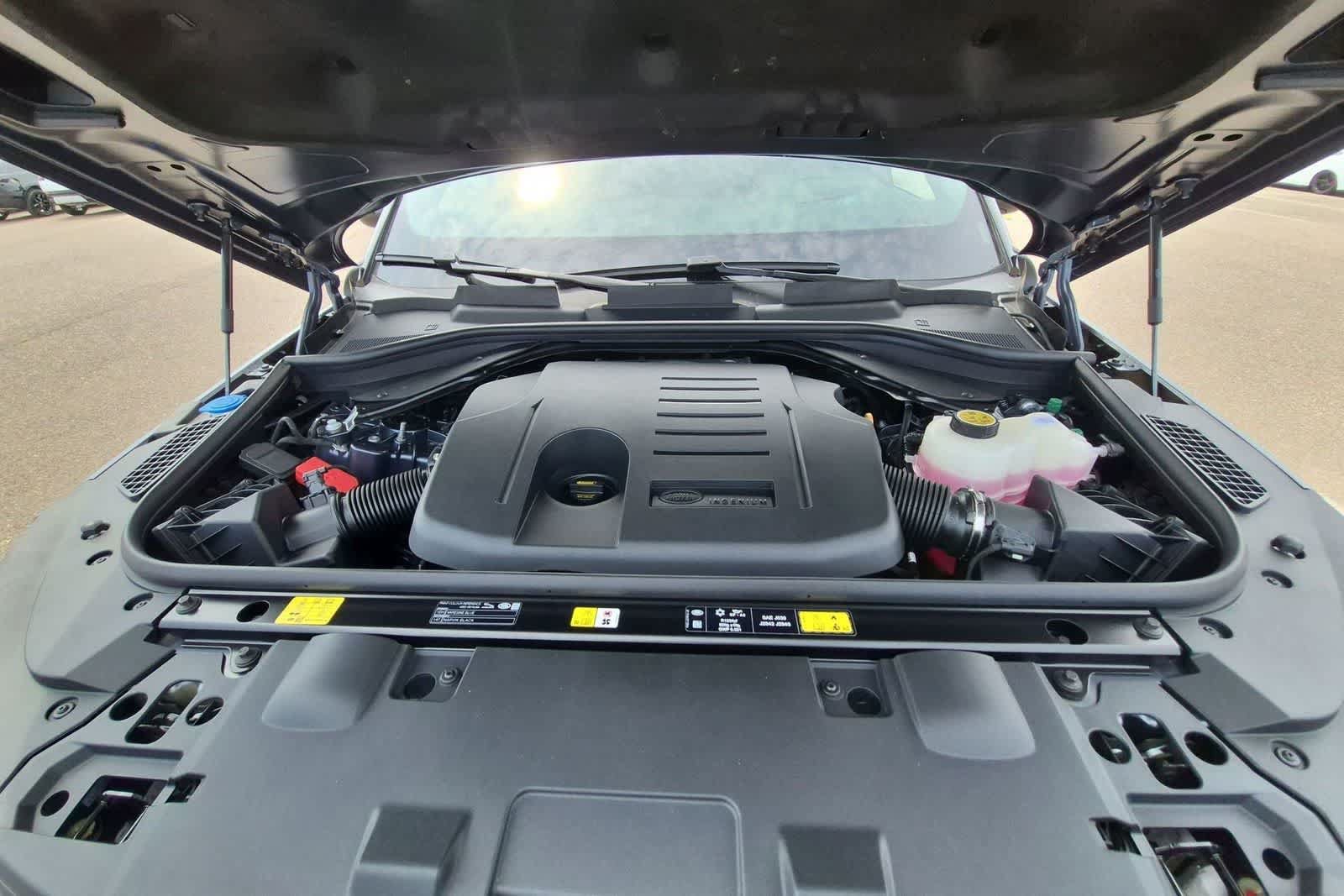 New 2026 Land Rover Range Rover Sport Dynamic SE AWD/4WD image 14
