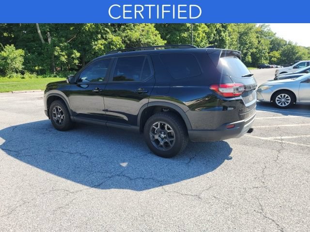 Certified 2023 Honda Pilot TrailSport image 3