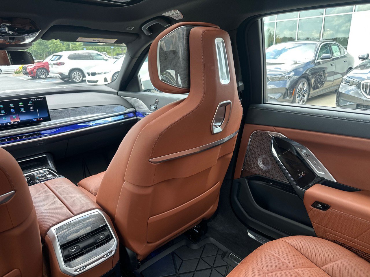 Used 2025 BMW 740i w/ Executive Package RWD image 31