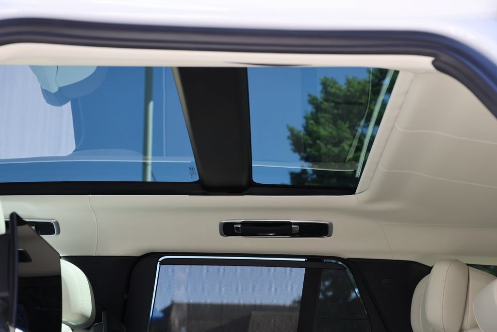Used 2024 Land Rover Range Rover Autobiography AWD/4WD image 8