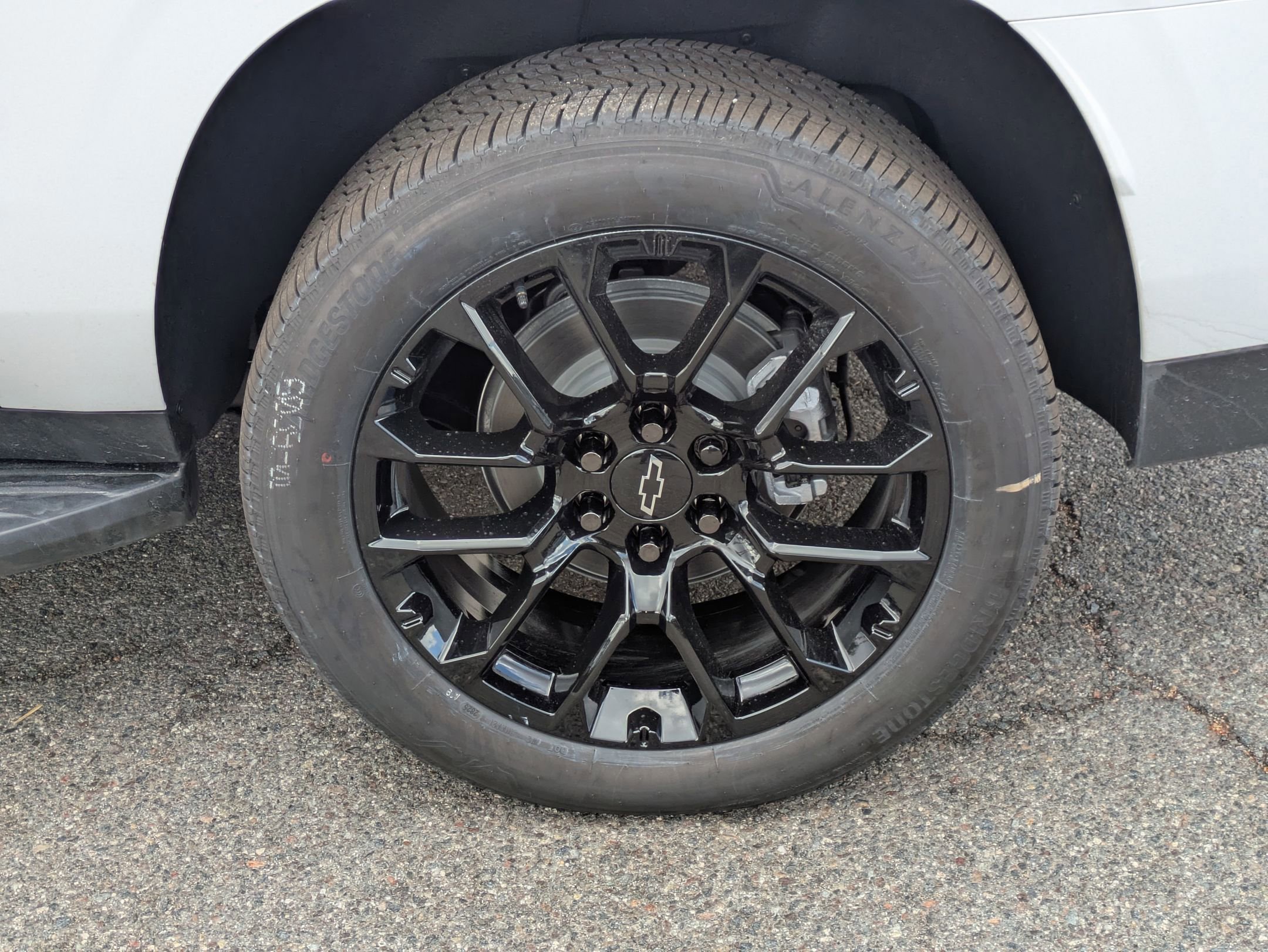 New 2026 Chevrolet Suburban LS image 9