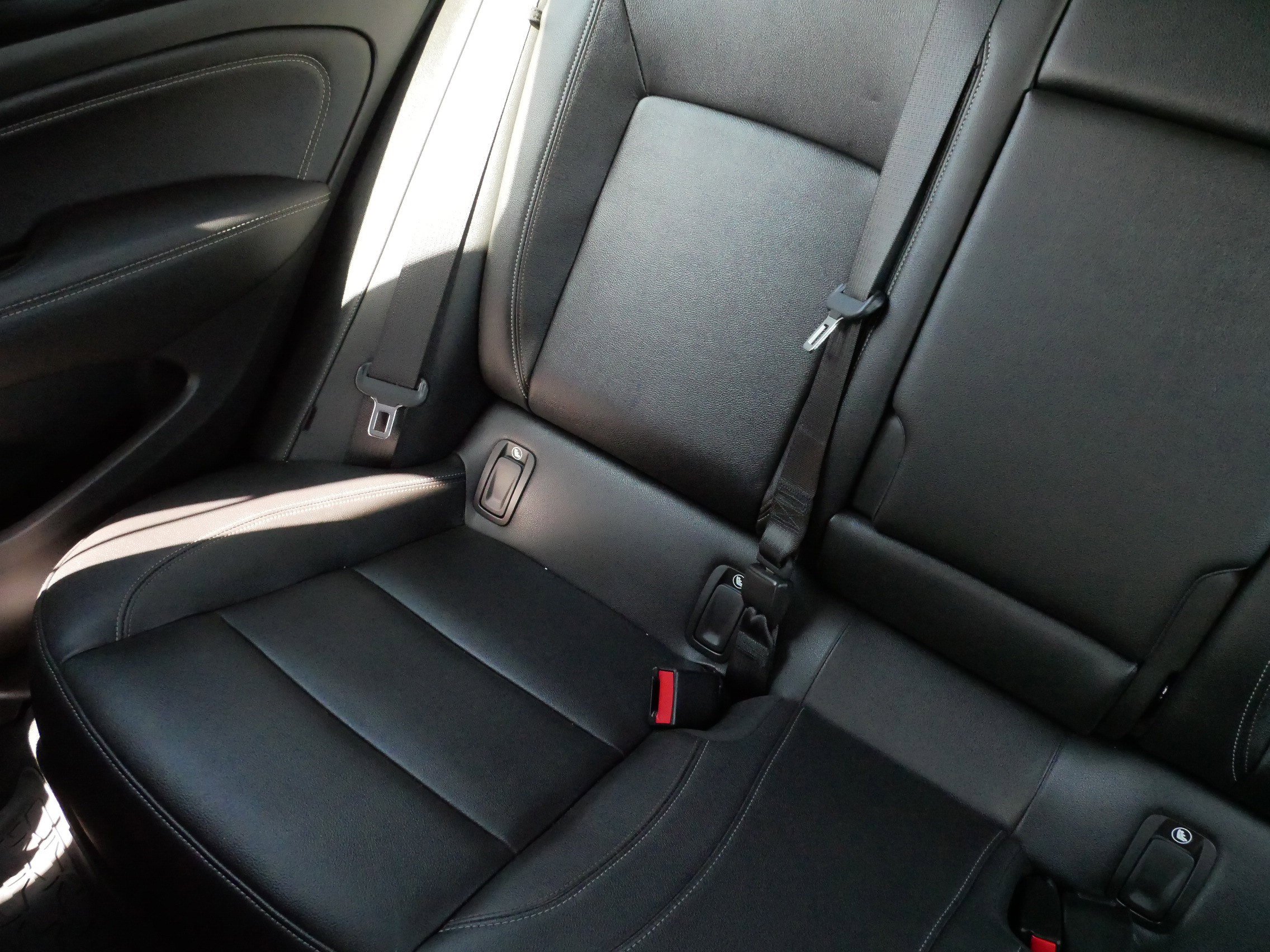 Used 2018 Buick Regal Essence w/ Driver Confidence Package #1 image 12