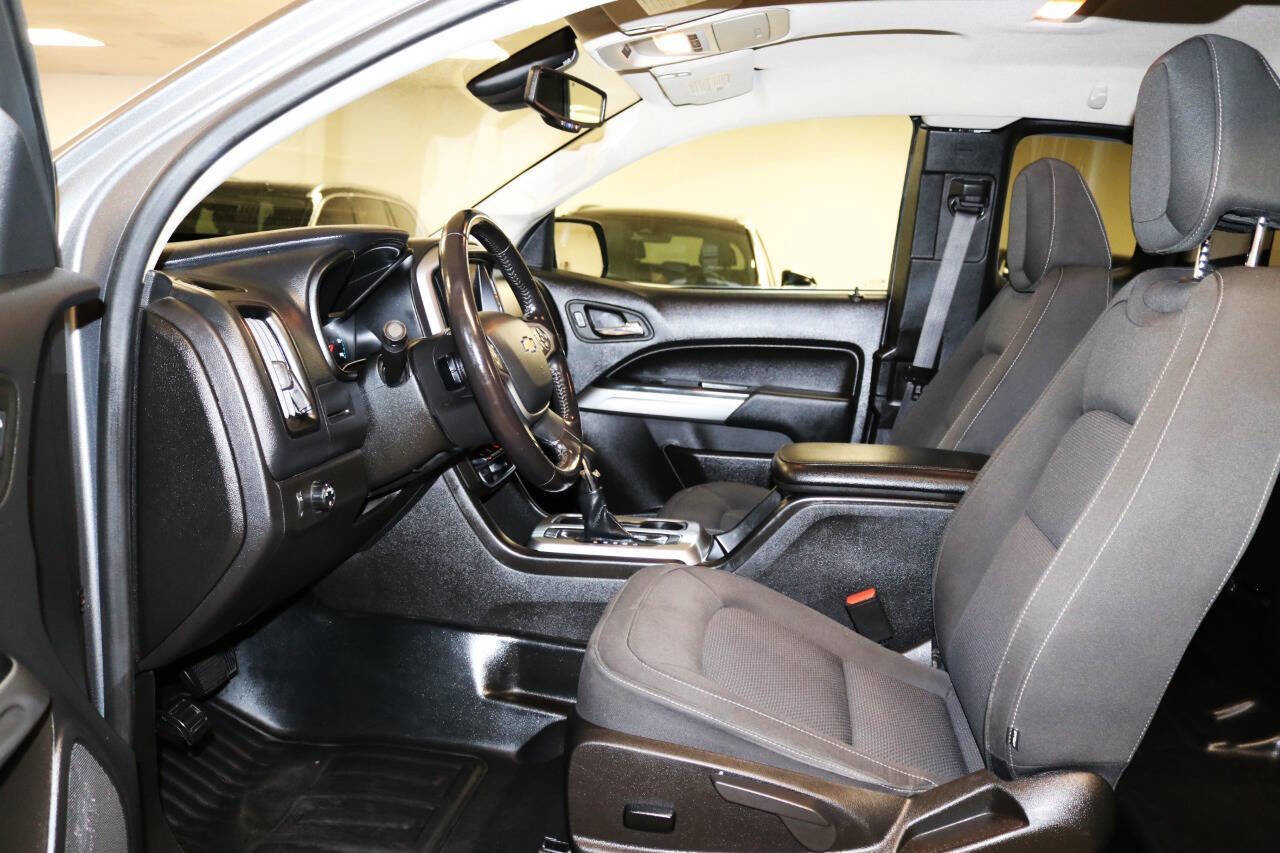 Used 2022 Chevrolet Colorado LT w/ Fleet Safety Package image 12