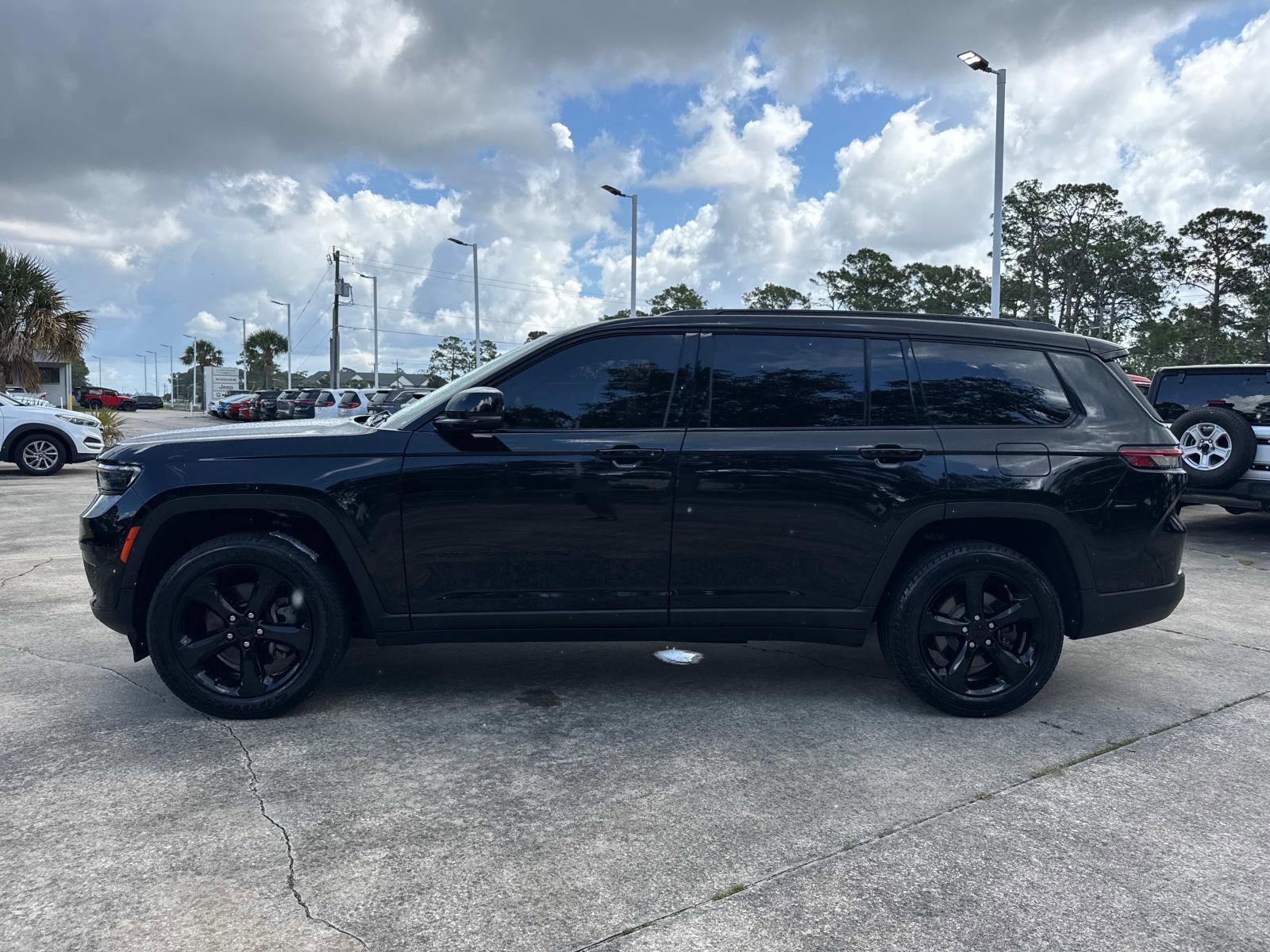 Certified 2023 Jeep Grand Cherokee L Laredo RWD image 6
