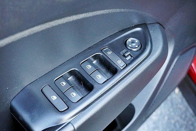 Certified 2025 Hyundai Venue Limited FWD image 23