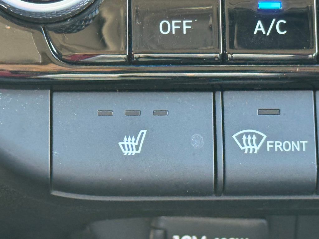 Used 2025 Hyundai Elantra Limited image 25