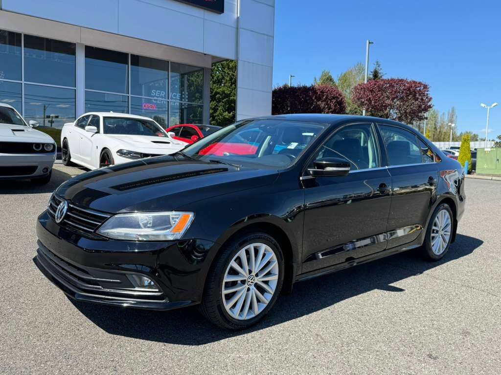 Used 2016 Volkswagen Jetta SEL FWD image 2