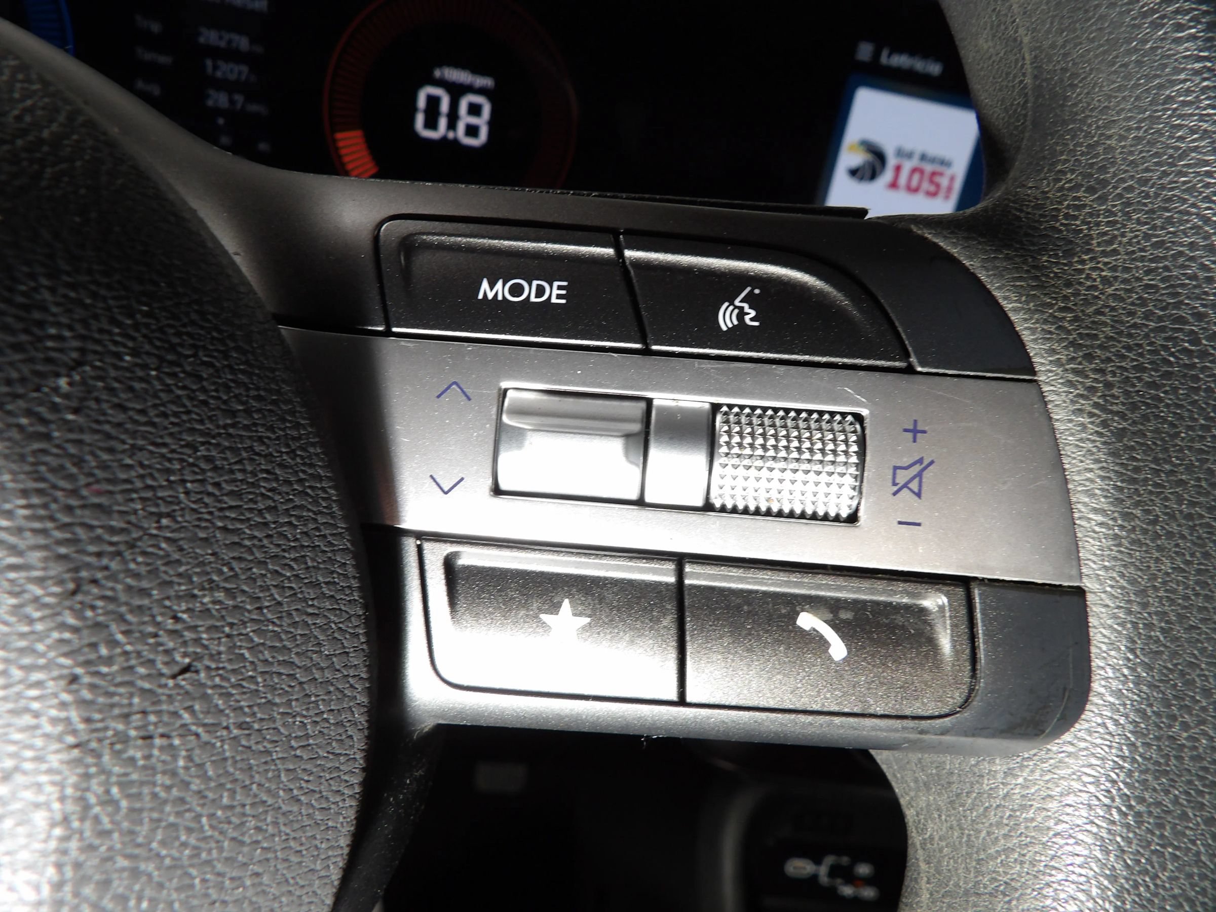 Used 2025 Hyundai Kona SE FWD image 19