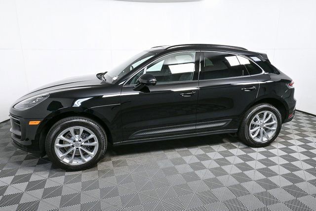 New 2026 Porsche Macan image 2
