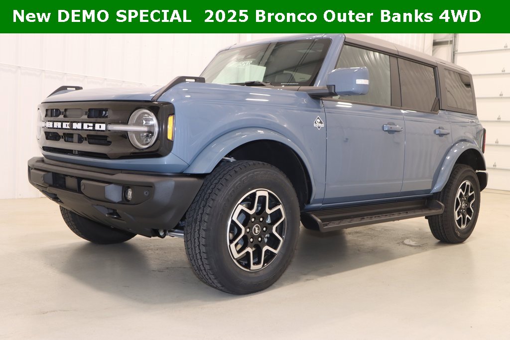 New 2025 Ford Bronco Outer Banks image 4