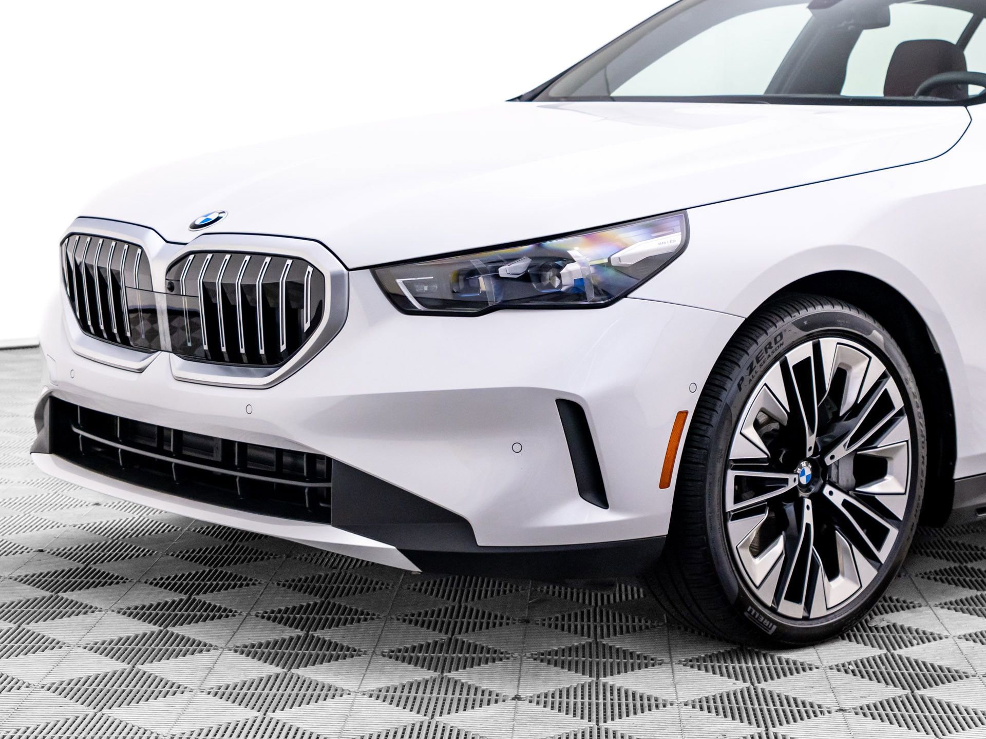 Certified 2026 BMW 540i xDrive image 39