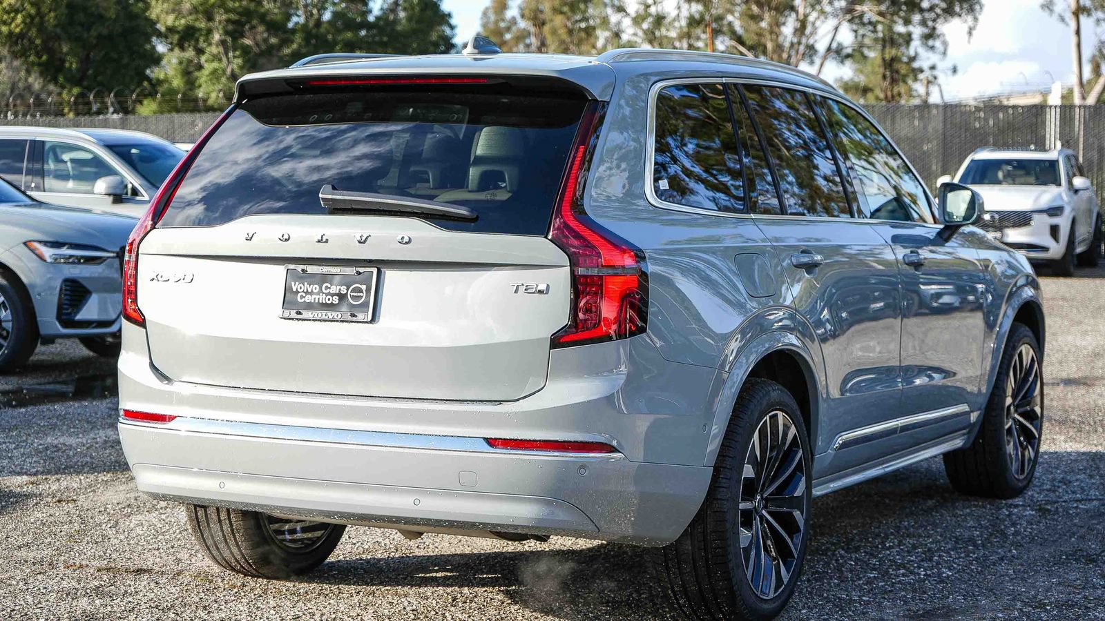 New 2026 Volvo XC90 T8 Plus w/ Protection Package Premier AWD/4WD image 6