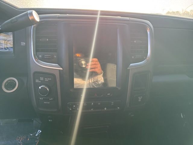 Used 2018 RAM 2500 Power Wagon w/ Luxury Group image 11