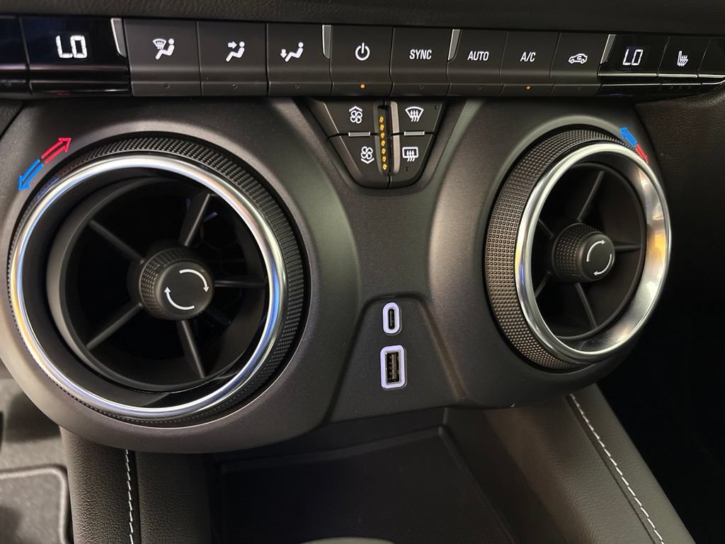 New 2026 Chevrolet Blazer LT w/ Midnight/Sport Edition FWD image 32