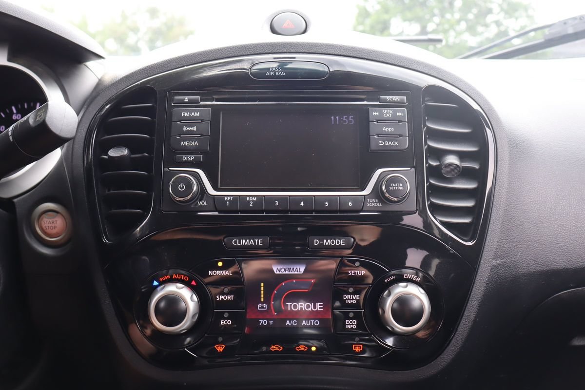 Used 2015 Nissan Juke SV AWD/4WD image 35