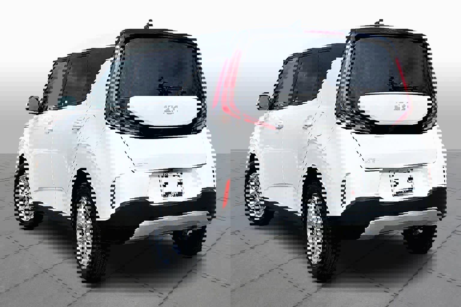 Used 2023 Kia Soul LX w/ LX Technology Package image 12