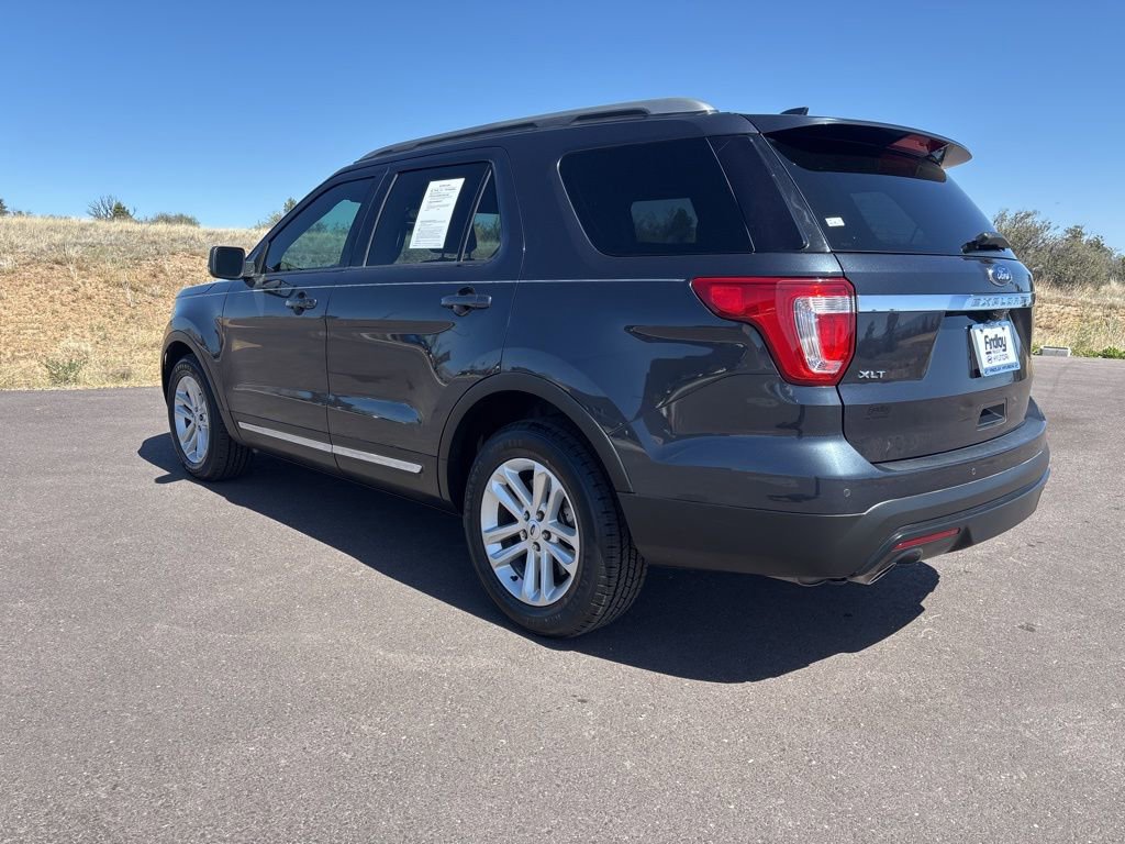 Used 2017 Ford Explorer XLT w/ Equipment Group 202A FWD image 7