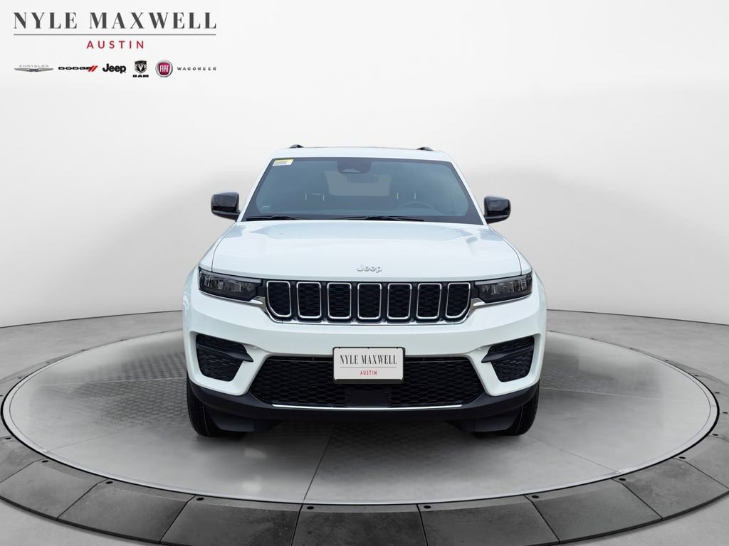 New 2025 Jeep Grand Cherokee Laredo w/ MOPAR Finishing Package RWD image 18