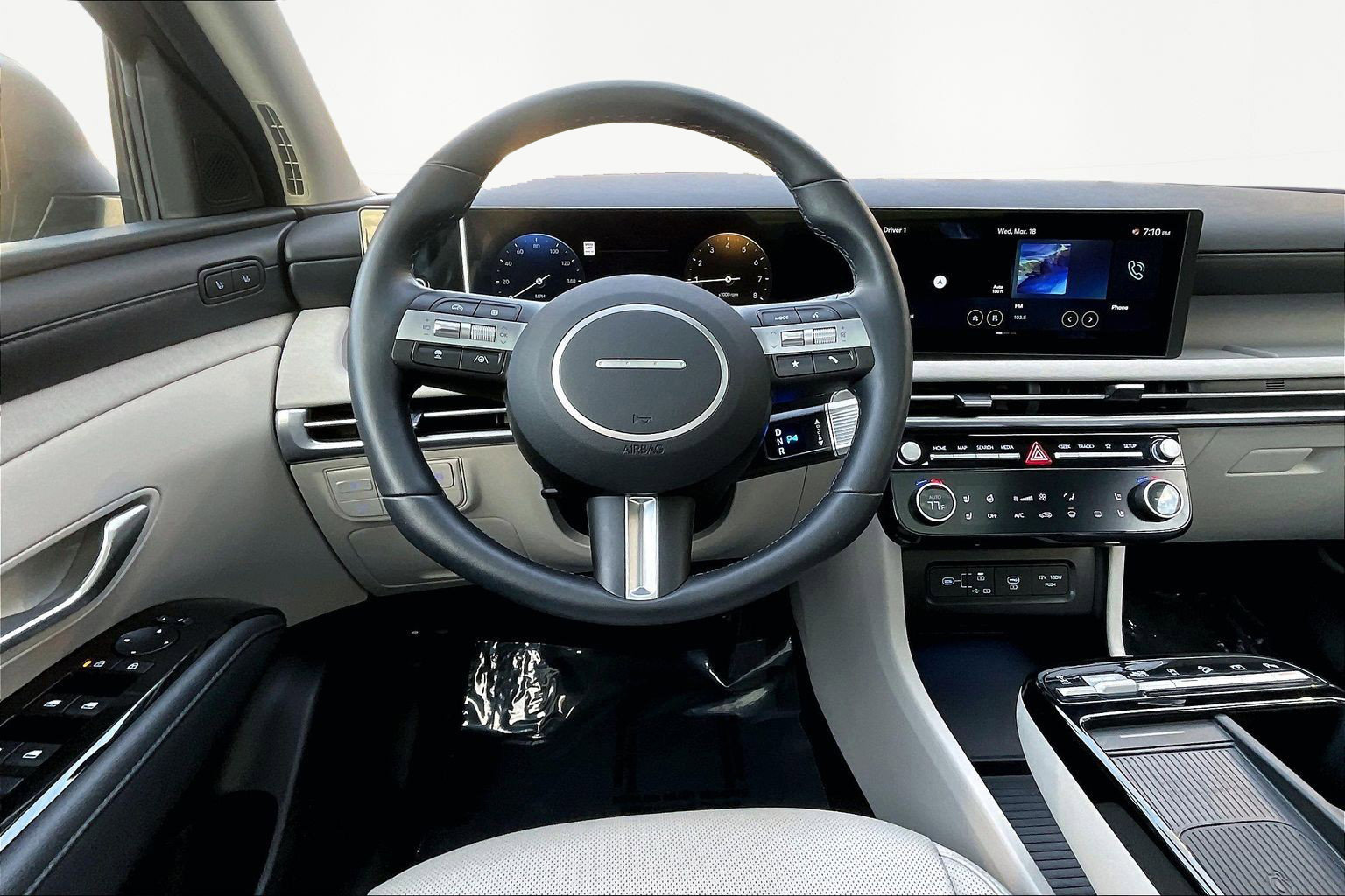 Used 2025 Hyundai Tucson Limited image 9