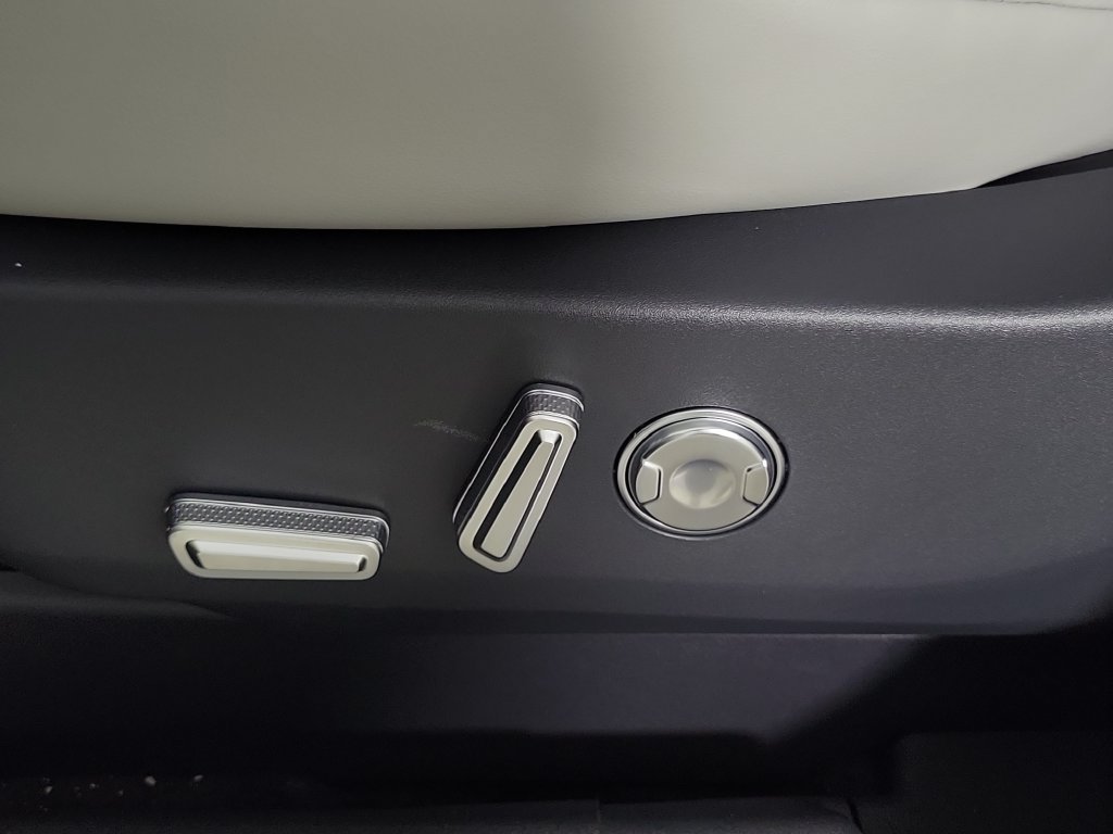 New 2026 Lincoln Nautilus Reserve AWD/4WD image 17