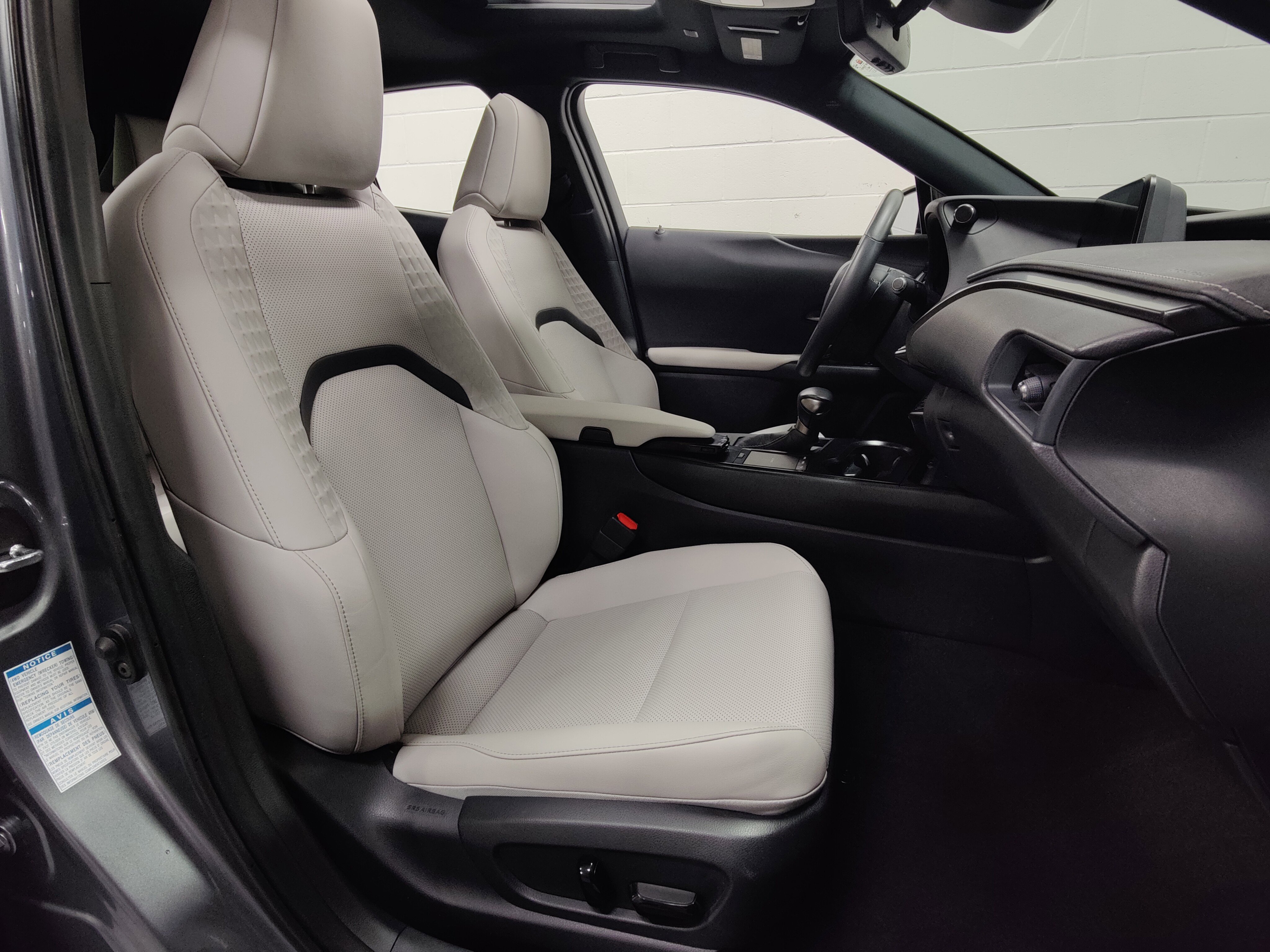 Used 2021 Lexus UX 250h w/ Premium Package image 6