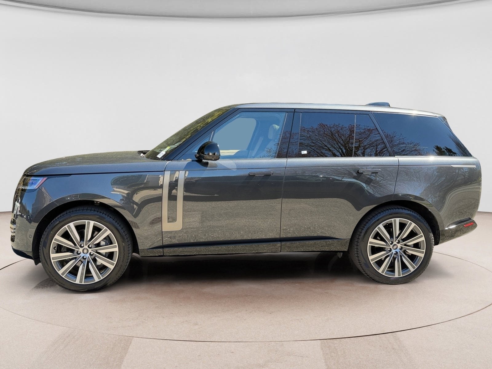 Certified 2023 Land Rover Range Rover SE image 2