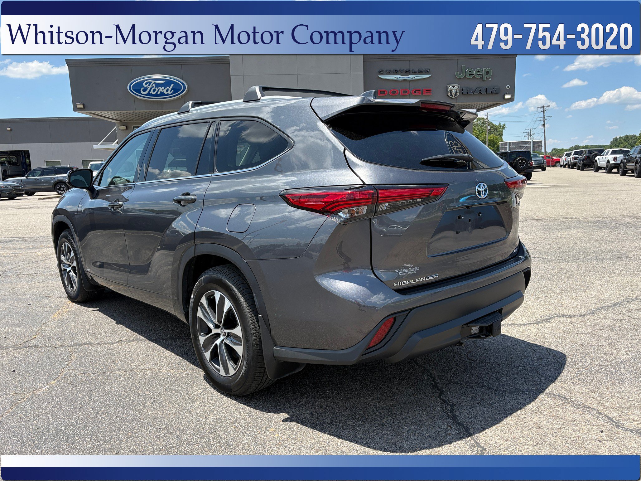 Used 2022 Toyota Highlander XLE AWD/4WD image 8