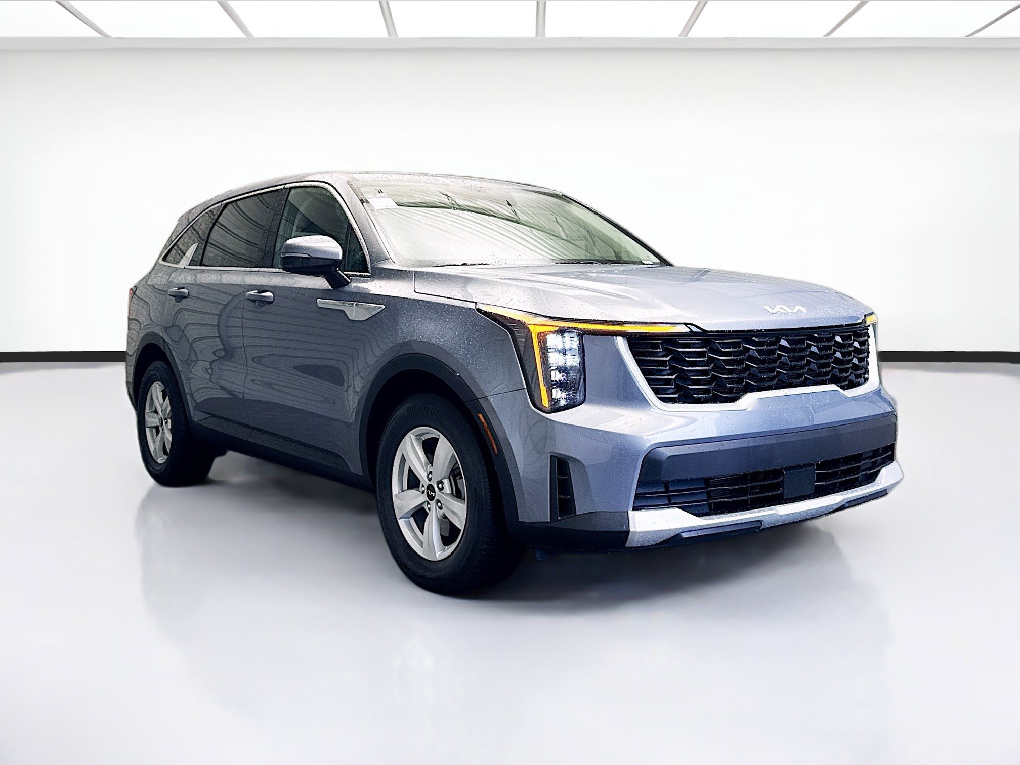 Used 2025 Kia Sorento LX FWD image 3