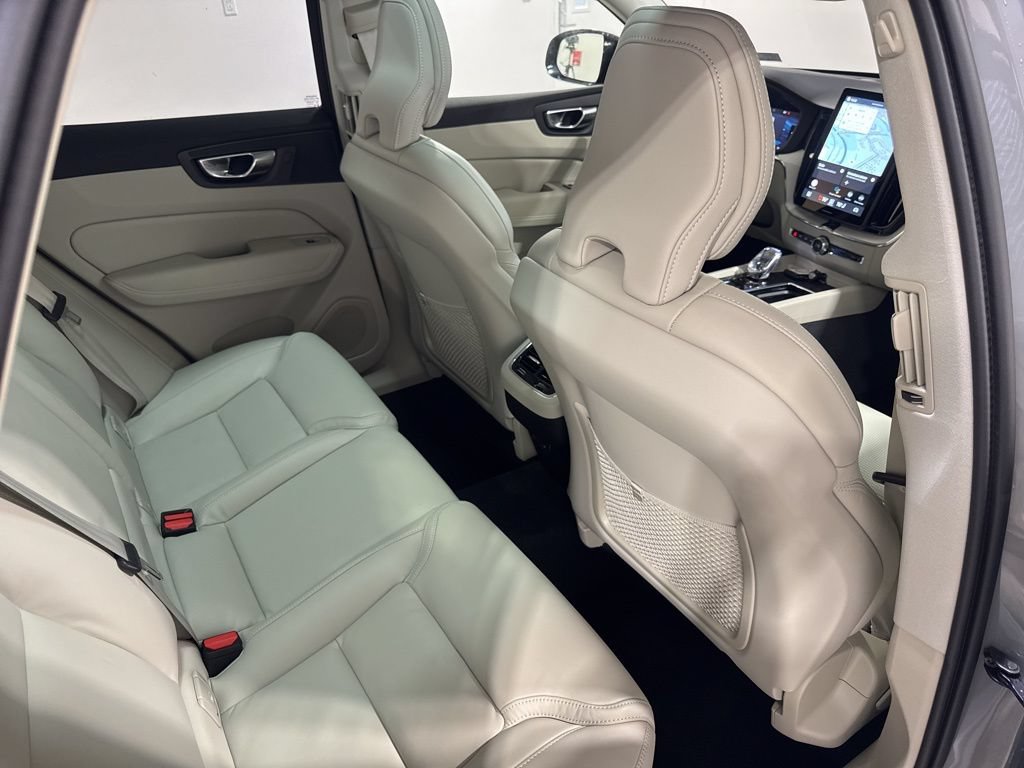 New 2026 Volvo XC60 B5 Ultra w/ Protection Package Premier AWD/4WD image 24