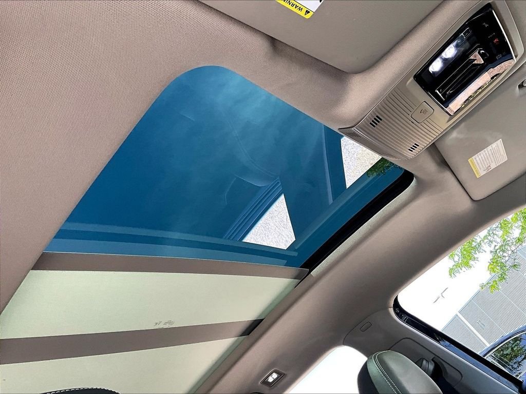 Used 2024 Volkswagen Atlas SEL AWD/4WD image 23