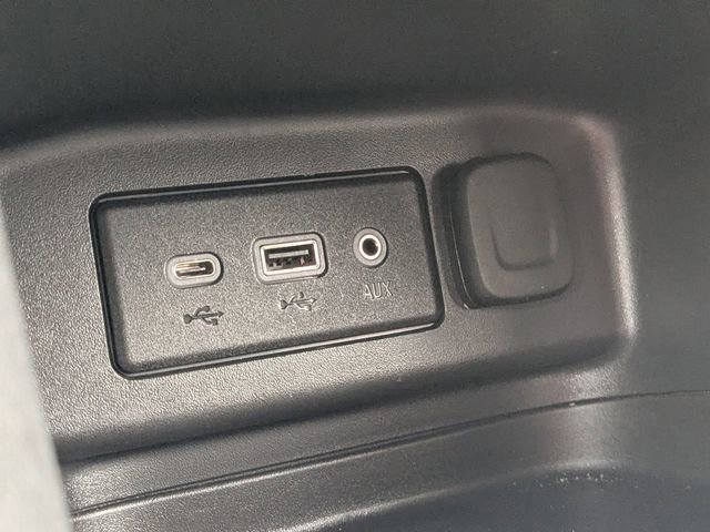 Used 2021 Chevrolet Equinox LT image 23