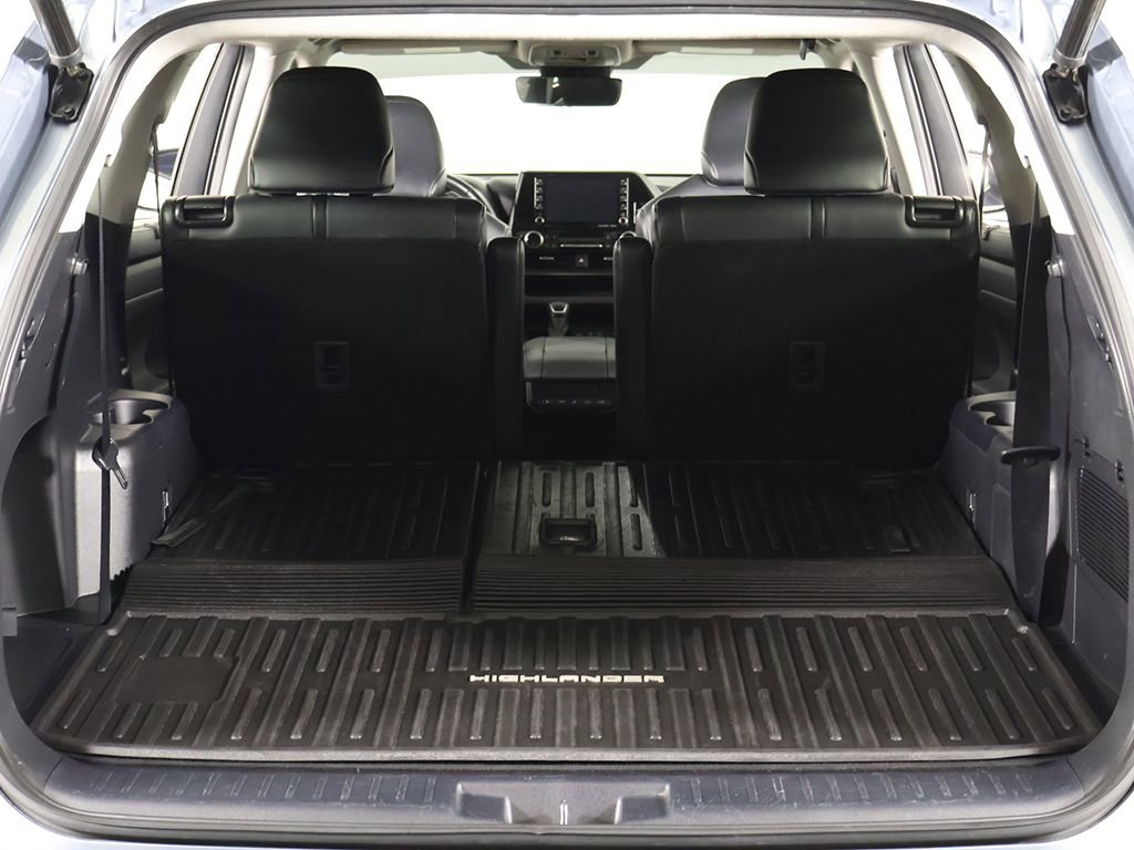 Used 2021 Toyota Highlander XLE image 21