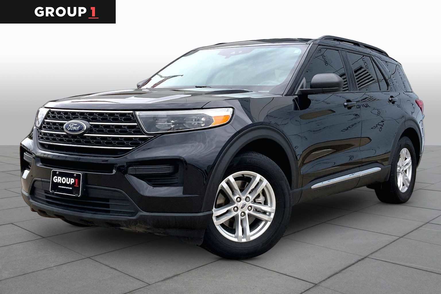 Used 2024 Ford Explorer XLT RWD image 1