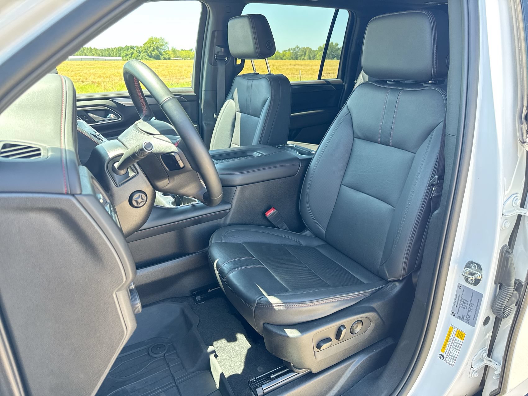 Used 2023 Chevrolet Suburban RST w/ Luxury Package RWD image 11