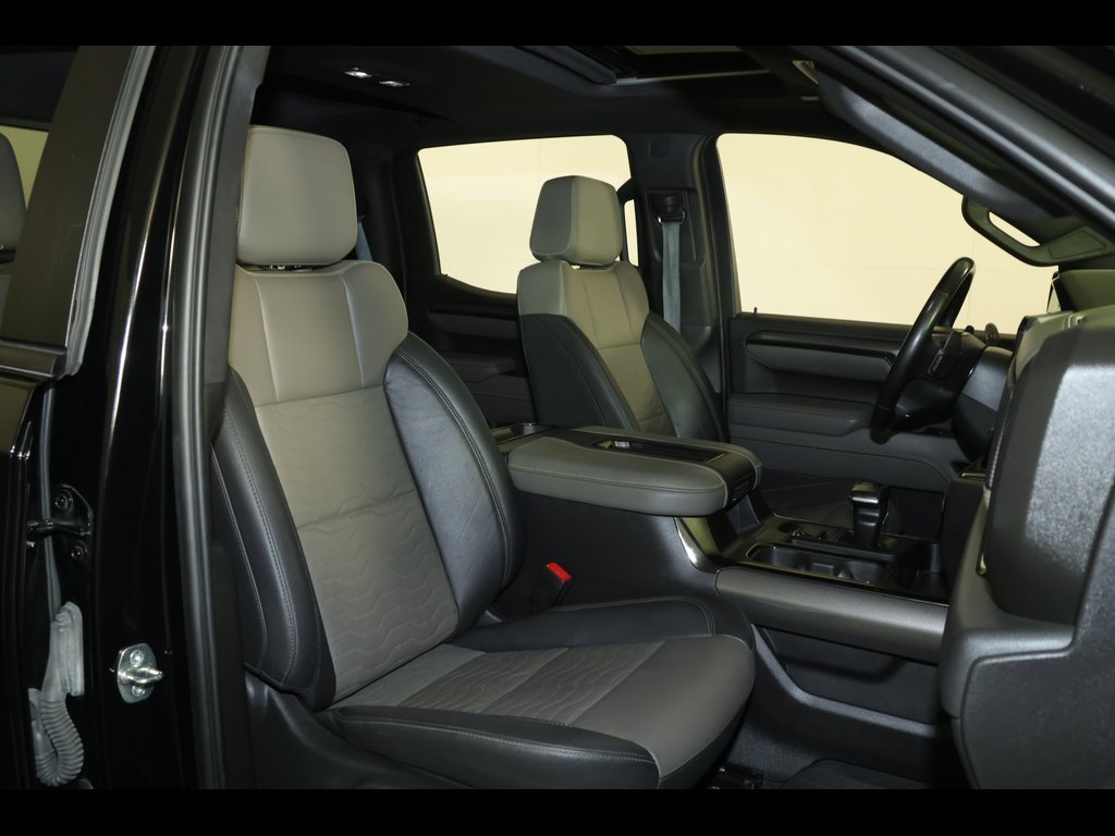 Used 2022 Chevrolet Silverado 1500 ZR2 w/ Technology Package image 36